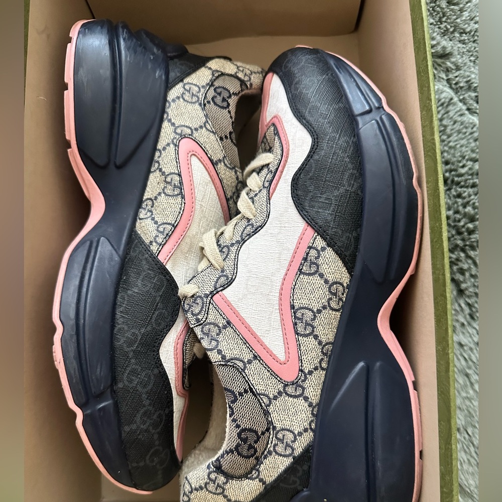 Authentic Gucci  sneakers Size 40...$400.00